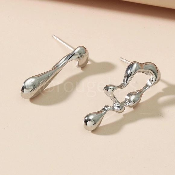 Silver Earrings Irregular Abstract Shape Asymmetric - Picture 3 of 7